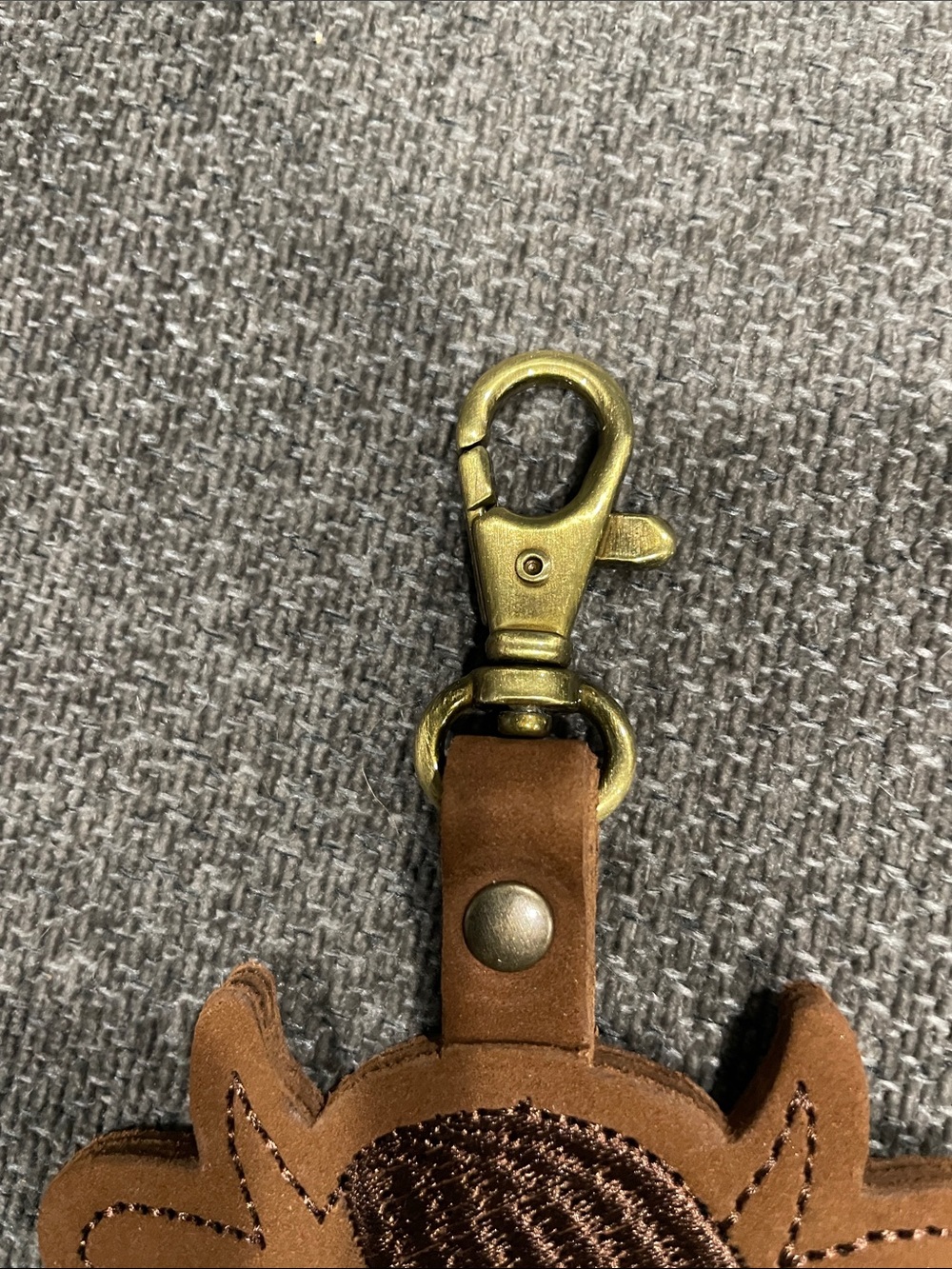 Portland Leather Rufus Cow Keychain - Picture 4 of 7